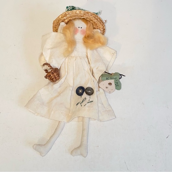 Primitive Look Cloth Rag Doll with Basket & Birdhouse by Westwater Enterprises - Picture 6 of 7